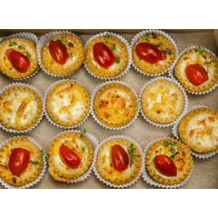 Кутия мини киш микс 30 бр.