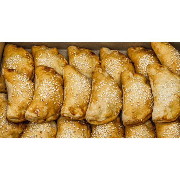 Кутия пирожки с шунка и чедър 1 кг